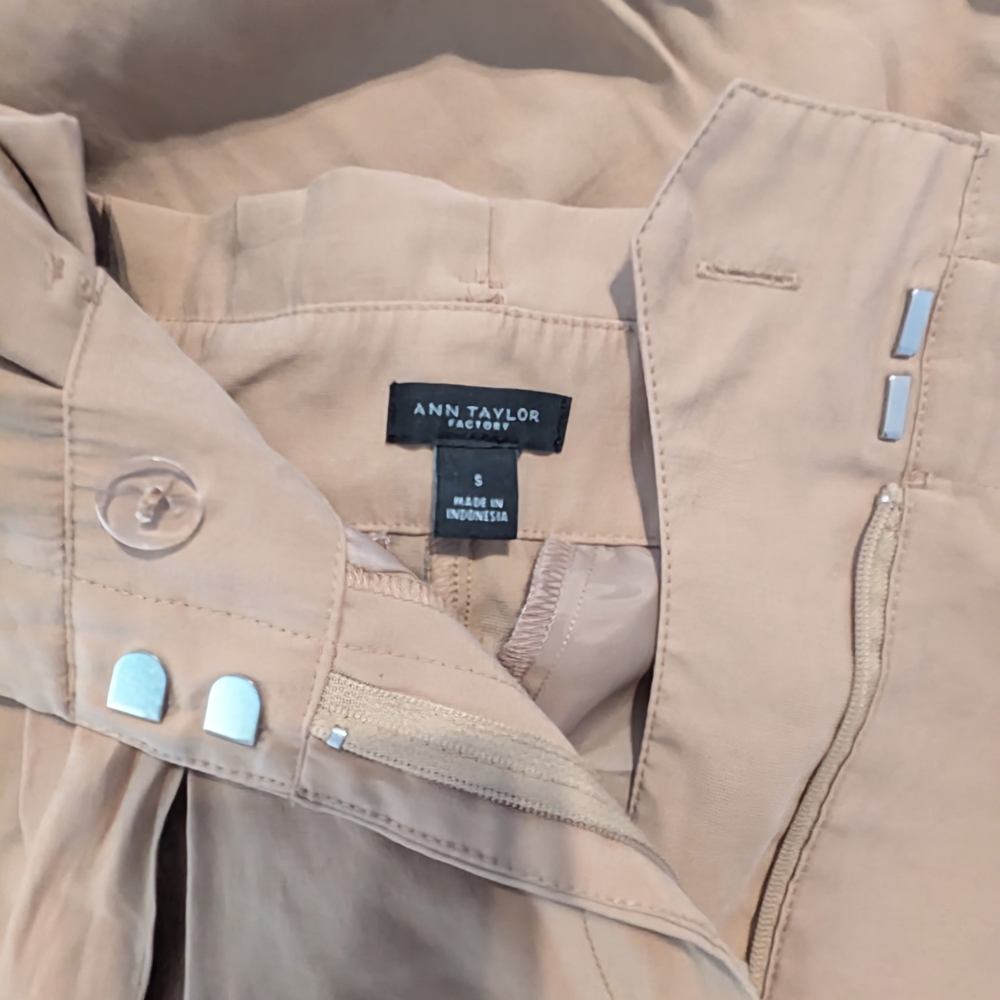 82. Ann Taylor Tan Tie Front Wide Leg Slacks - S - Picture 5 of 6